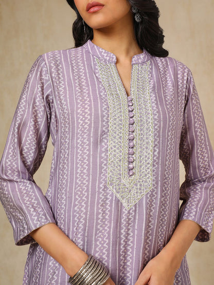 Dhiyona SO Women's Striped Mandarin Collar Thread Work Chanderi Cotton Straight Kurta With Trouser