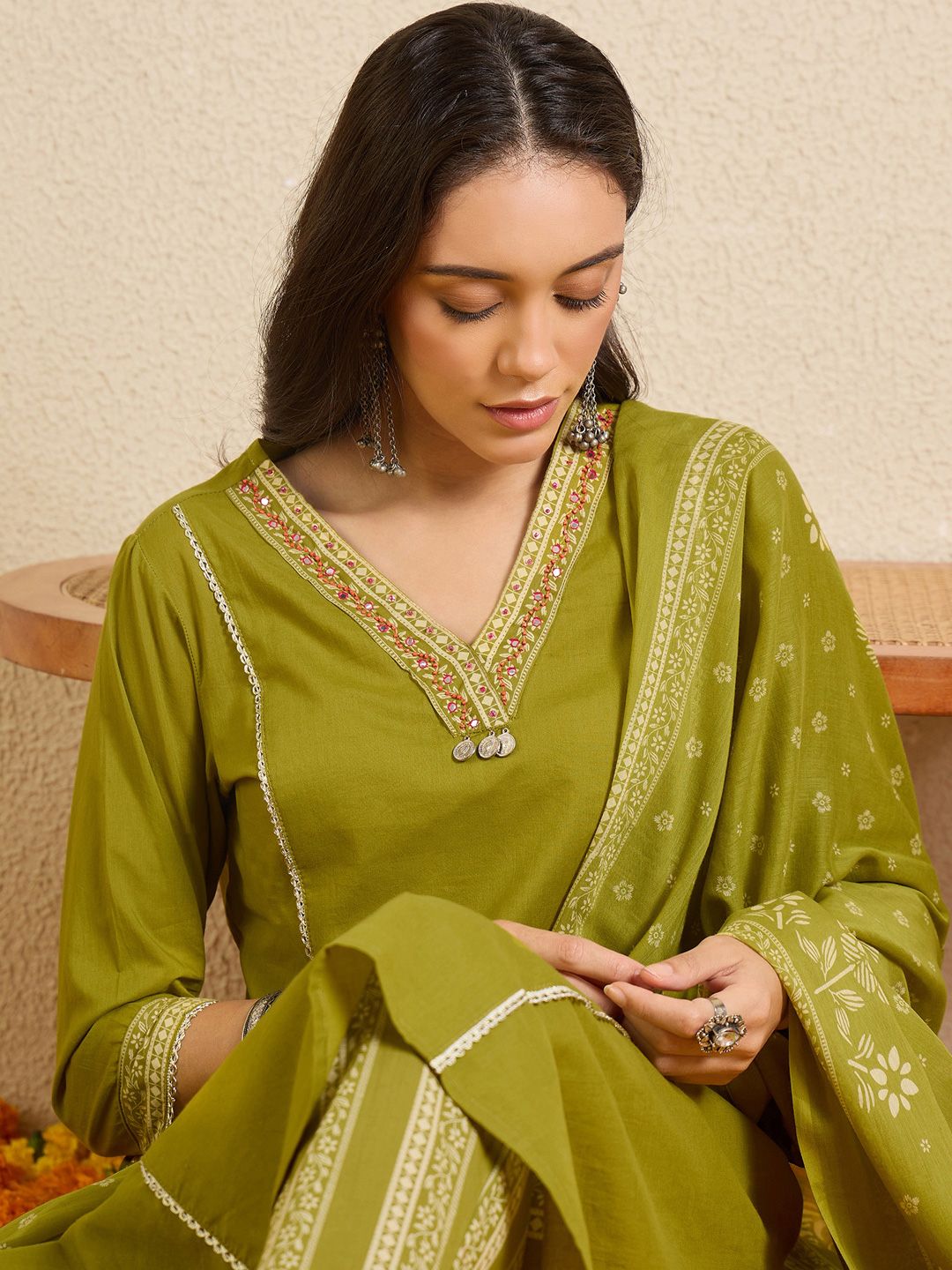 Women Ethnic Motifs Embroidered Regular Thread Work Pure Cotton Kurta with Trousers & With Dupatta