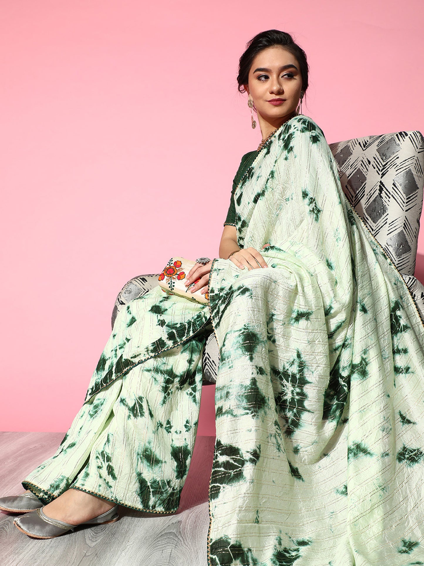 Women's Silk Blend Green Printed Designer Saree With Blouse Piece