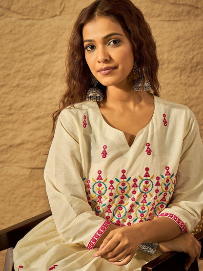 Dhiyona PD Women Women Floral Embroidered Cotton Kurta with Trousers