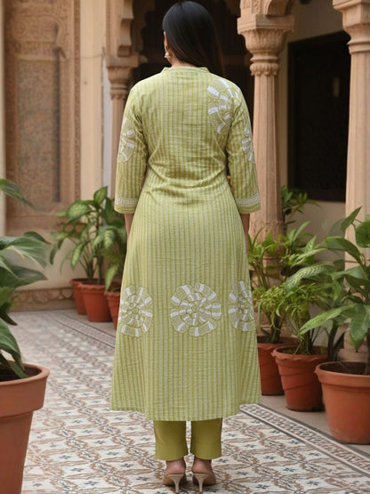 Women Printed Pure Cotton Kurta with Trouser