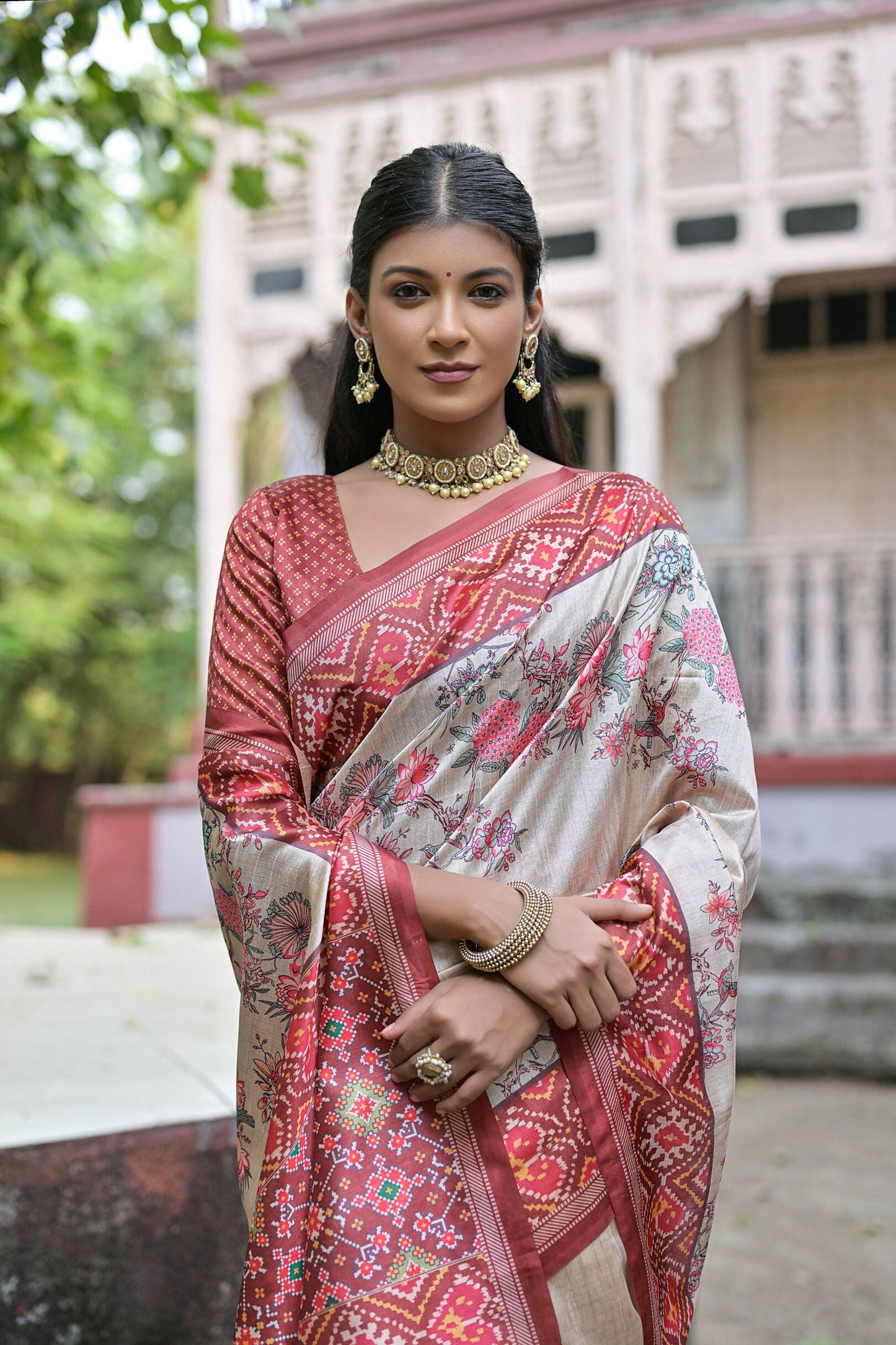 Women Yogita Patola Coffee Saree With Unstiched Blouse