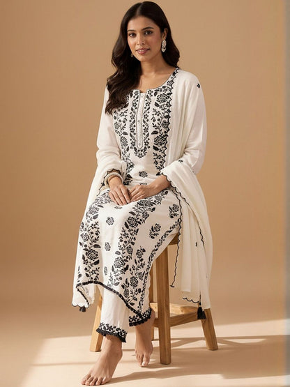 Ethnic Motifs Embroidered Regular Thread Work Kurta With Trousers & Dupatta