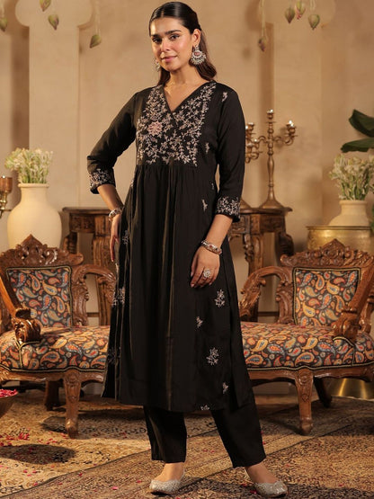 Floral Embroidered Pleated V-Neck Thread Work A-Line Kurta with Trousers