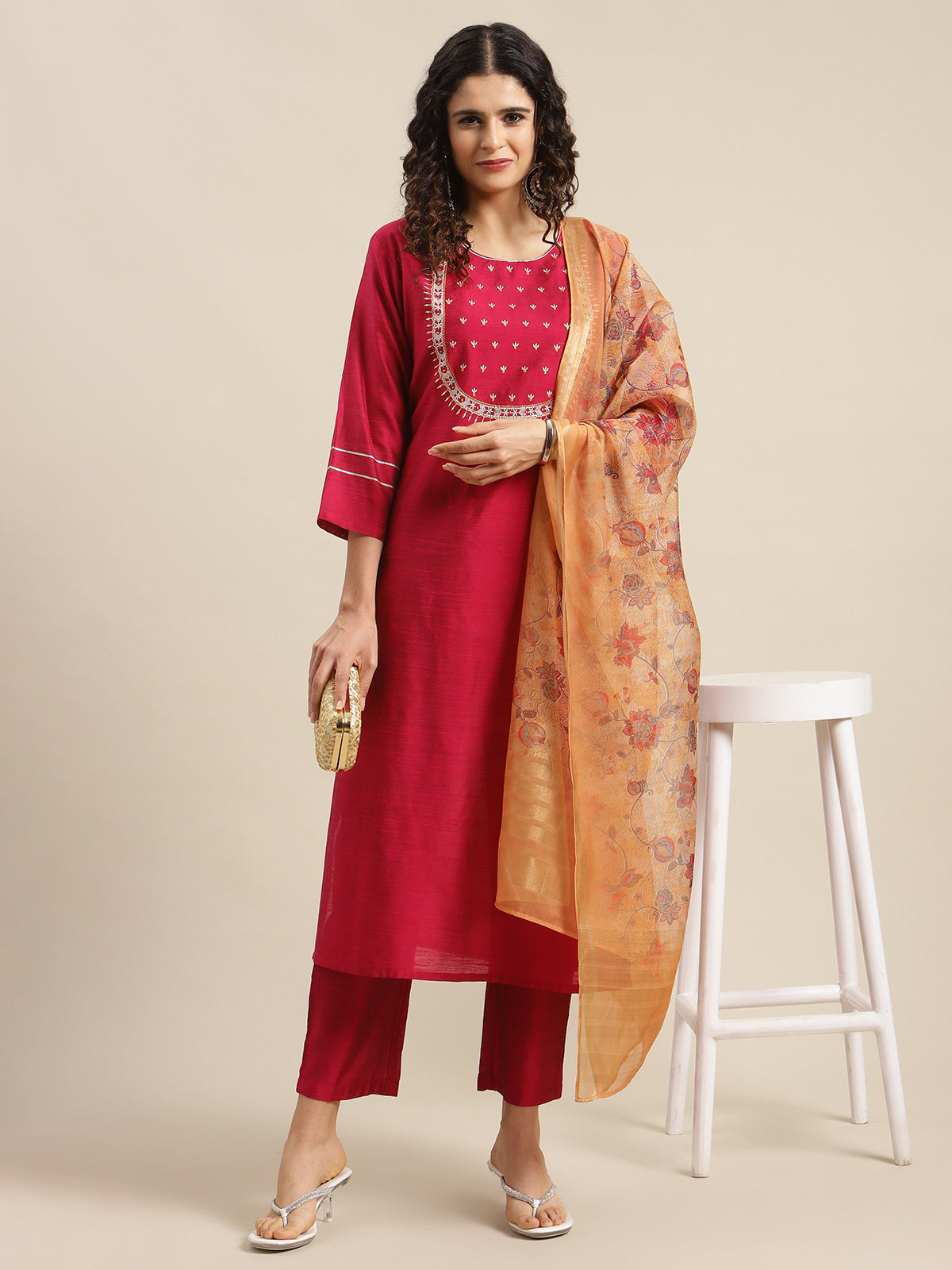 Dhiyona VR Women's Magenta & White Embellished Straight Kurta