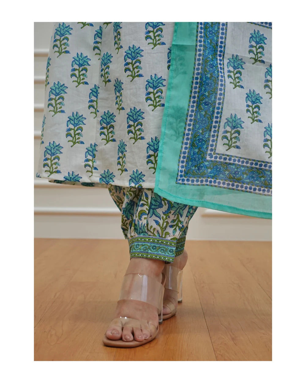 Women White Printed Pure Cotton Kurta And Pant Set