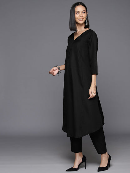 Dhiyona VR Women's Black Solid A-Line Kurta Paired With Tonal Bottom