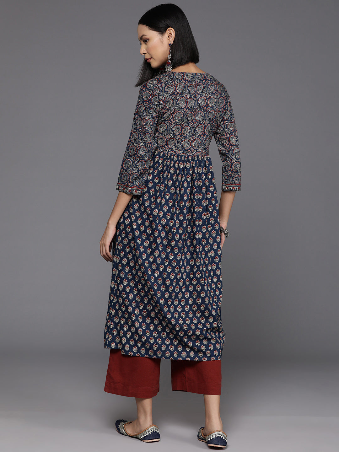 Dhiyona VR Women's Blue And Maroon Bandez Printed Anarkali Kurta