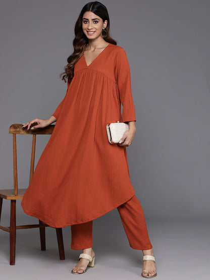 Dhiyona VR Women's Rust Empire Gathered Details A-Line Kurta Paired With Tonal Bottom