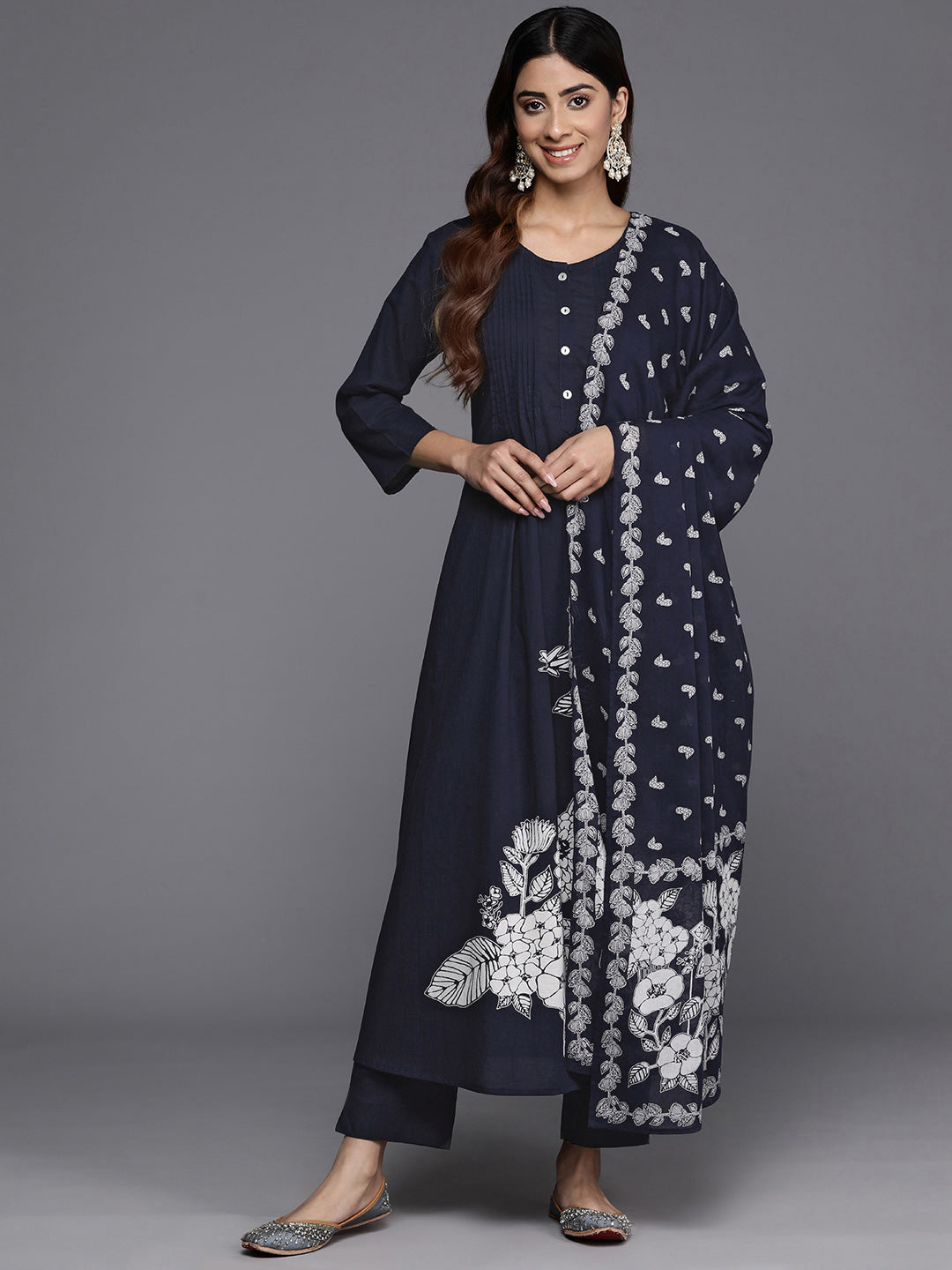Dhiyona VR Women's Blue Floral Printed Kurta With Bottom And Dupatta