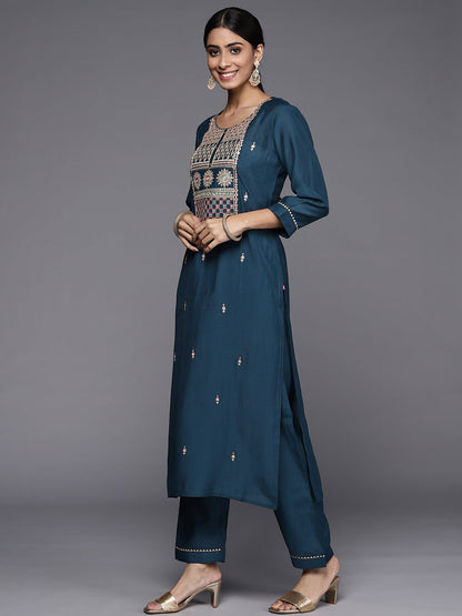 Dhiyona VR Women's Blue Embroidered Kurta Paired With Tonal Bottom And Plain Dupatta