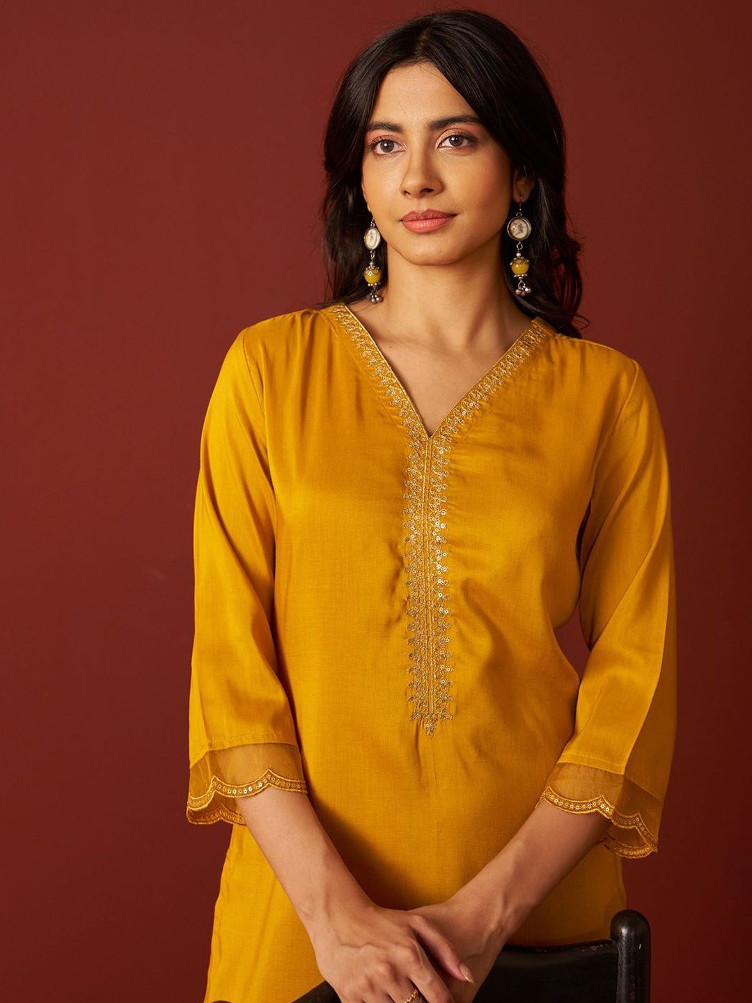 Dhiyona IE Women Floral Embroidered Kurta with Trousers & Dupatta