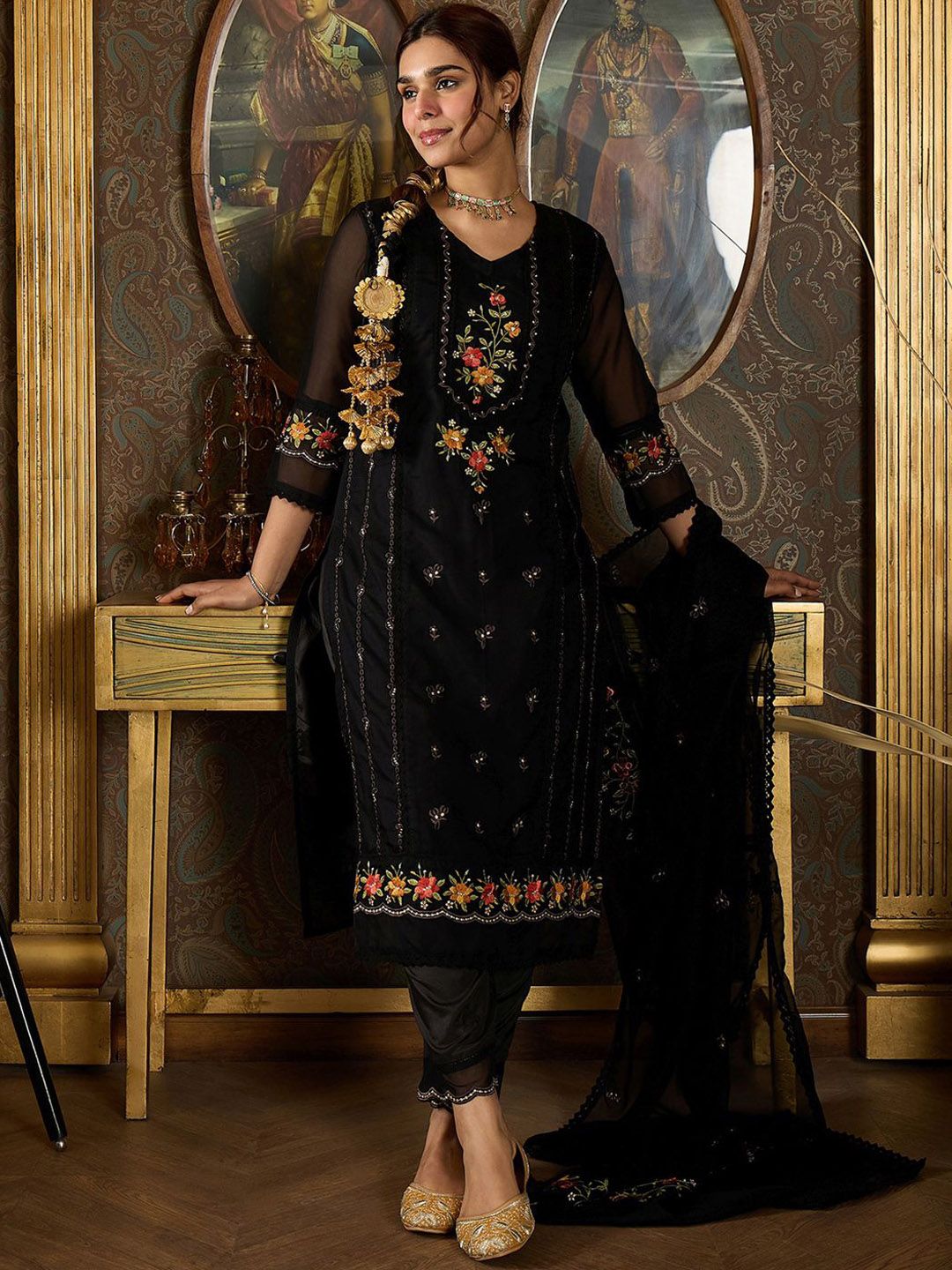 Floral Embroidered Sequinned Panelled Organza Kurta With Trousers & Dupatta