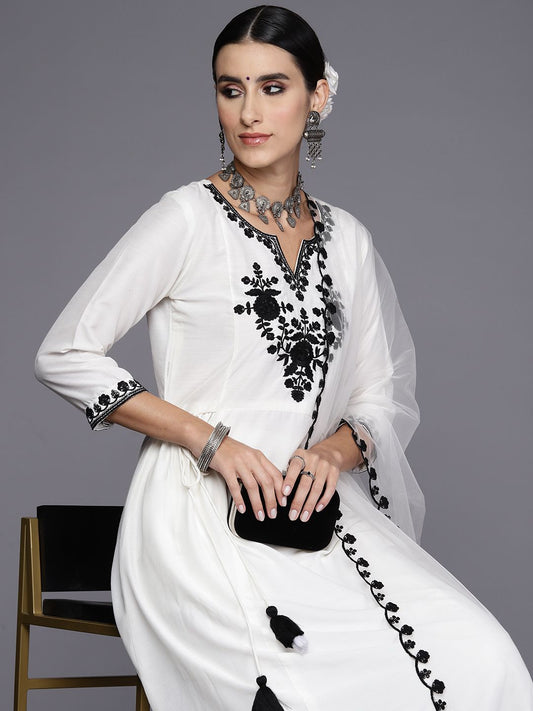 Dhiyona IE Women Floral Yoke Design Empire Sequinned Kurta with Trousers & Dupatta