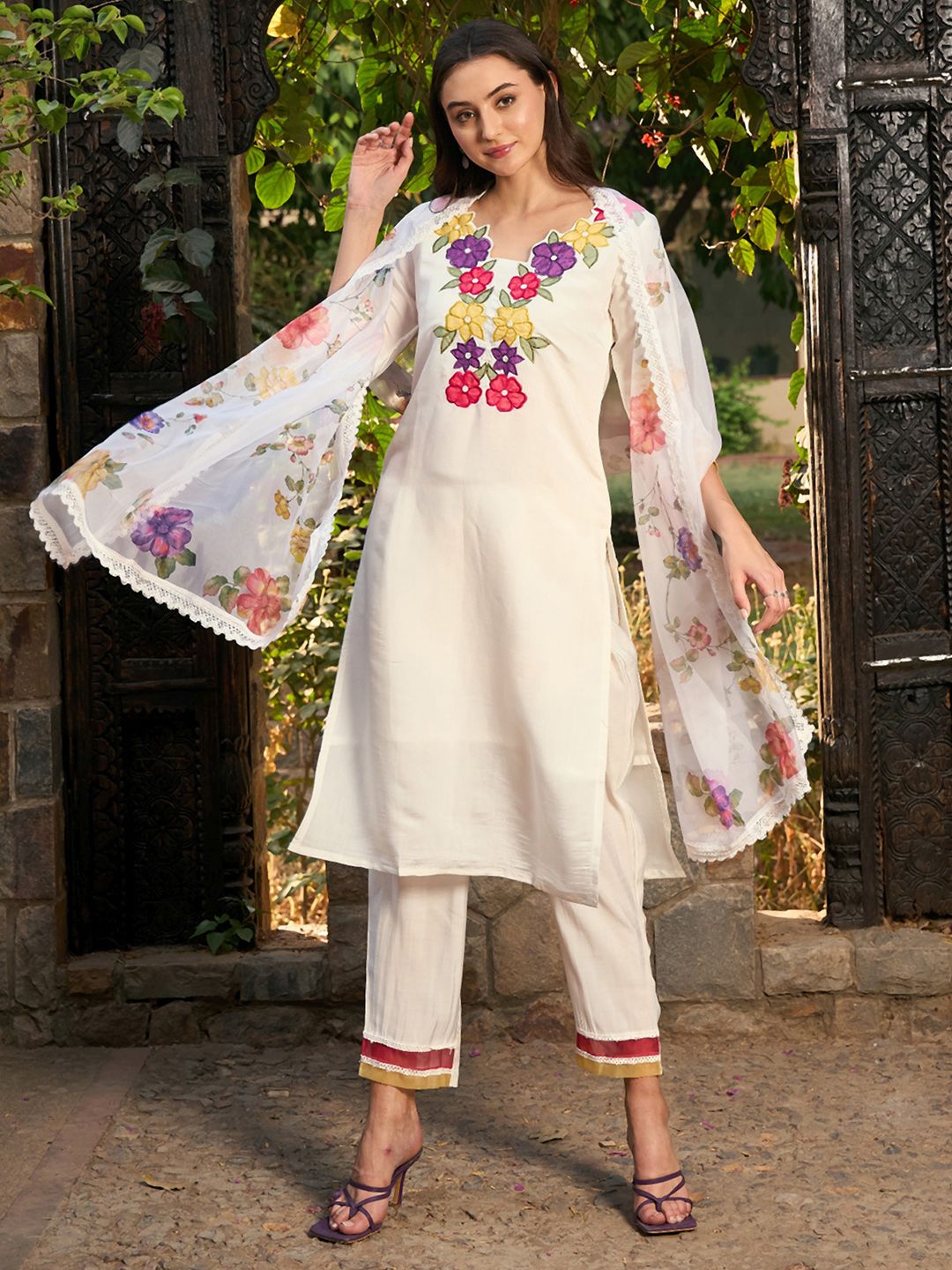 Dhiyona IE Floral Embroidered Patchwork Straight Kurta With Trousers & Dupatta