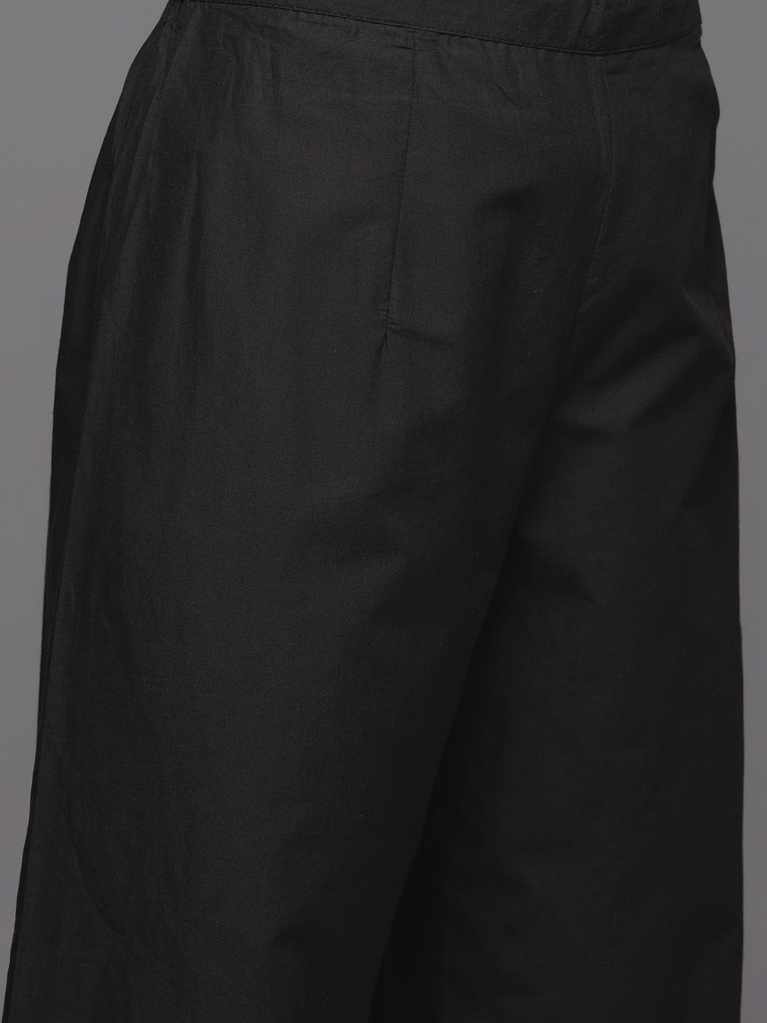 Women Black Floral Printed Kurta with Trousers & With Dupatta