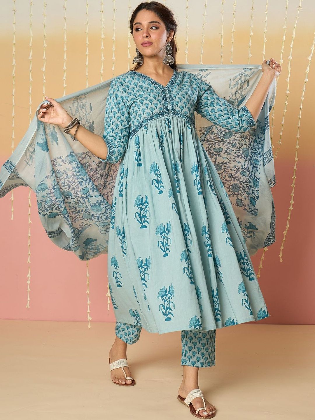 Women Floral Printed Tiered Pure Cotton Kurta with Trousers & With Dupatta