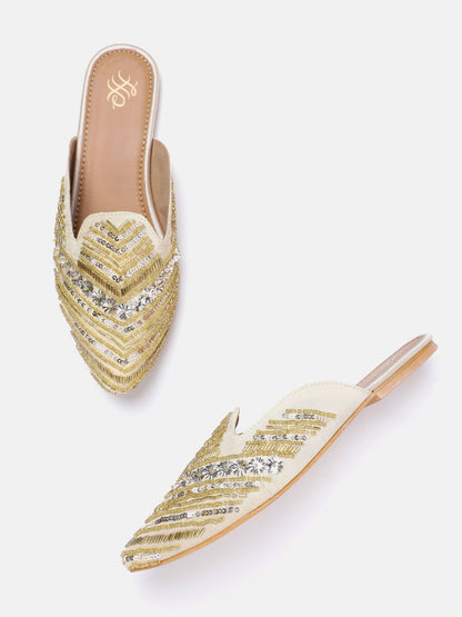 Dhiyona HOP Women Beads Embellished Ethnic Mules