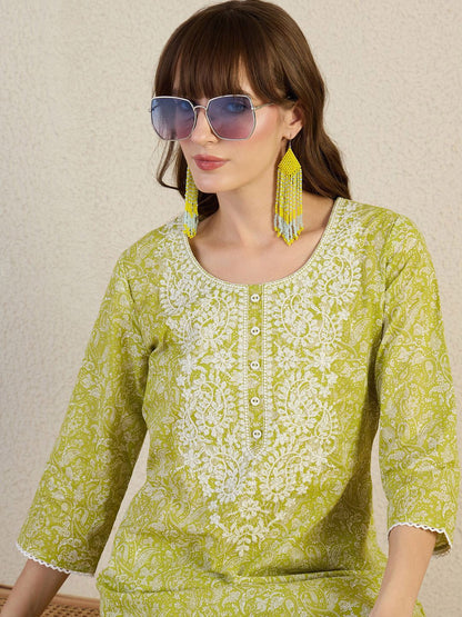 Dhiyona IE Women Paisley Printed Regular Thread Work Pure Cotton Kurta with Trousers