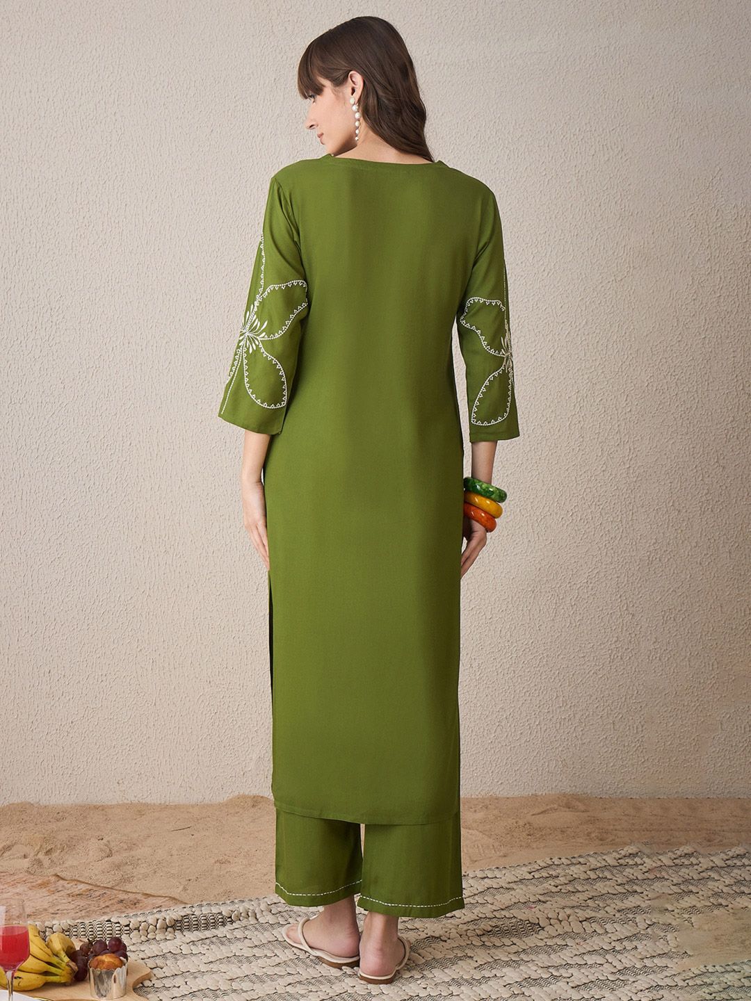 Floral Embroidered V-Neck Thread Work Straight Kurta With Trouser