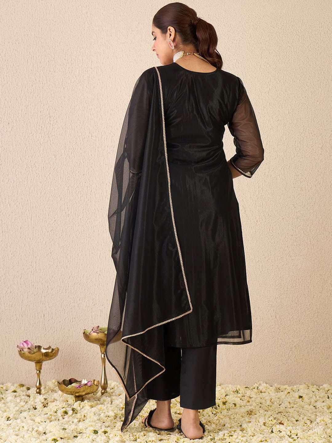 Ethnic Motifs Embroidered Gotta Patti Work Kurta With Trousers & Dupatta