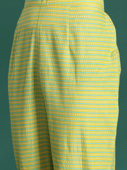 Women Floral Printed Regular Pure Cotton Kurta with Trousers & With Dupatta