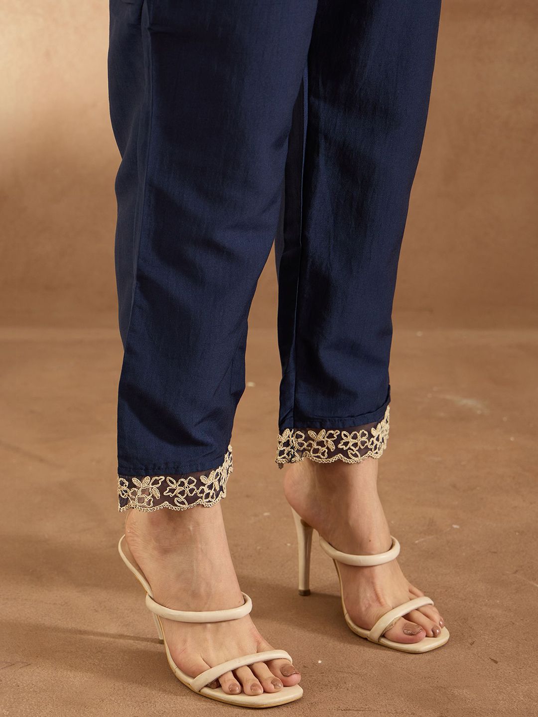 Floral Yoke Design Round Neck Straight Kurta With Trousers & Dupatta