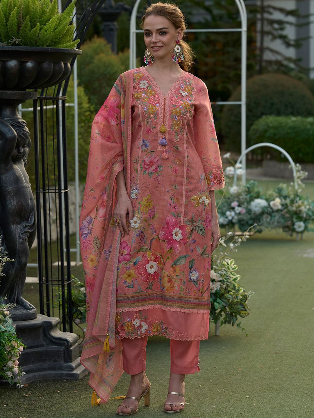 Women Floral Embroidered Linen Kurta with Trousers & Dupatta