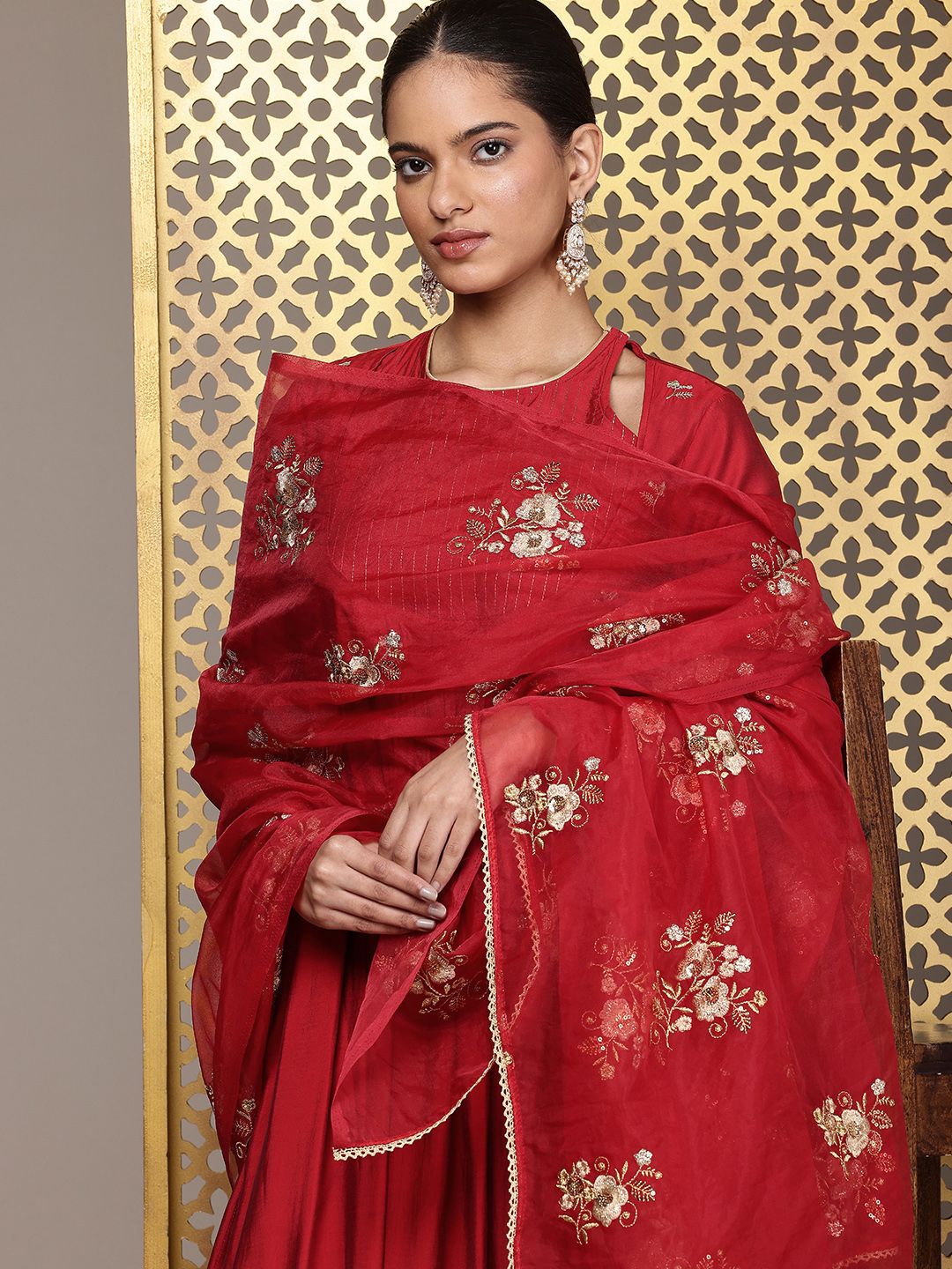 Dhiyona PD Women Yoke Design Thread Work Jashn Kurta & Palazzos With Dupatta