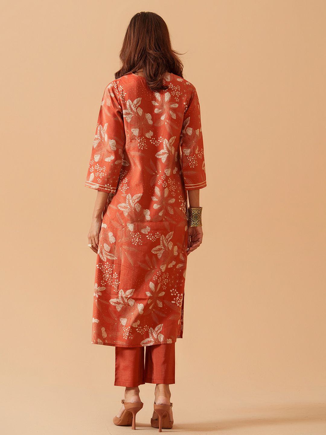 Dhiyona SN Women's Floral Printed Chanderi Cotton V-Neck Straight Kurta With Trousers
