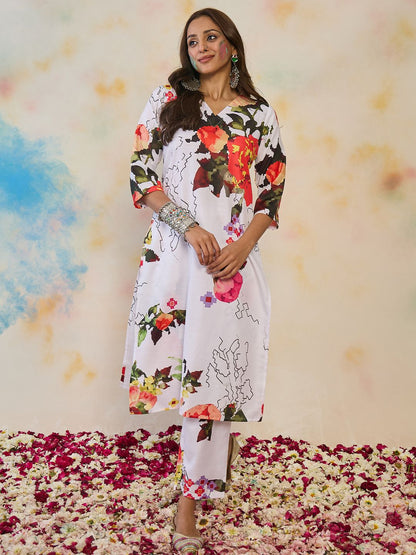 Women Floral Printed Regular Kurta with Trousers