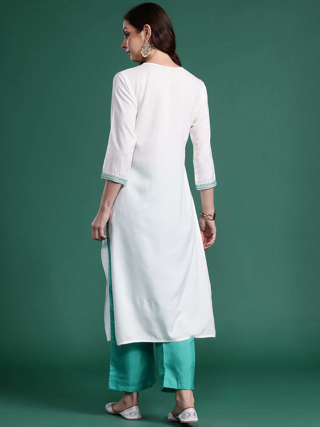 Dhiyona IE Women Geometric Embroidered Thread Work Kurta