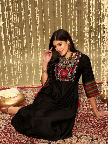 Dhiyona IE Floral Embroidered Empire Thread Work Liva Kurta With Trousers