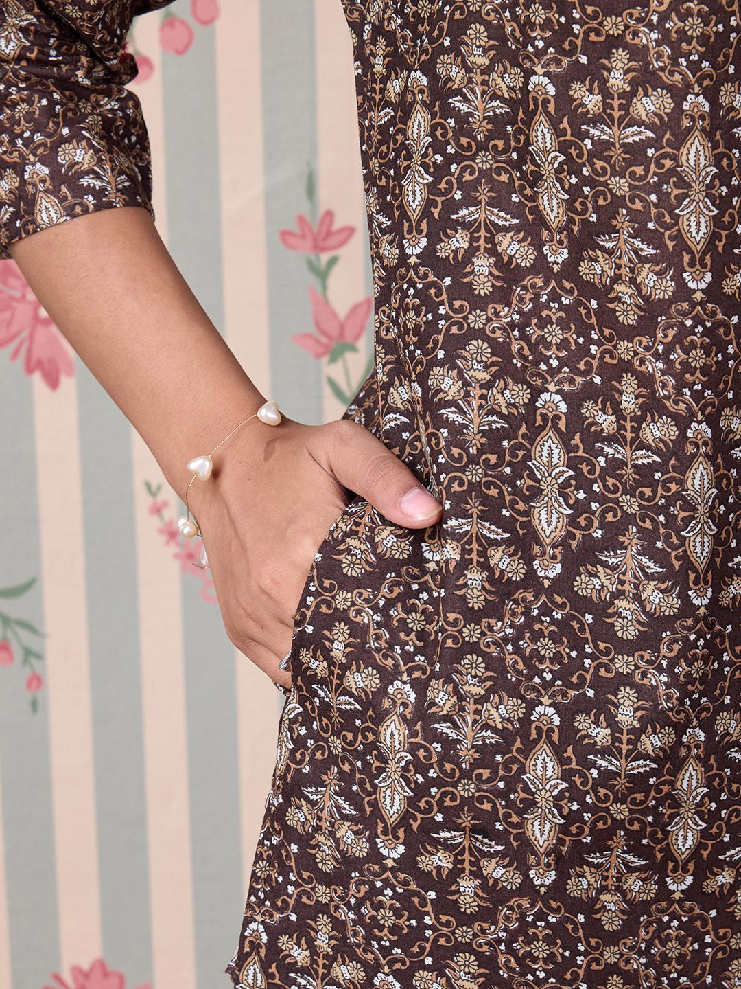 Dhiyona OD  Floral Printed Regular Pure Cotton Kurta with Trousers & Dupatta