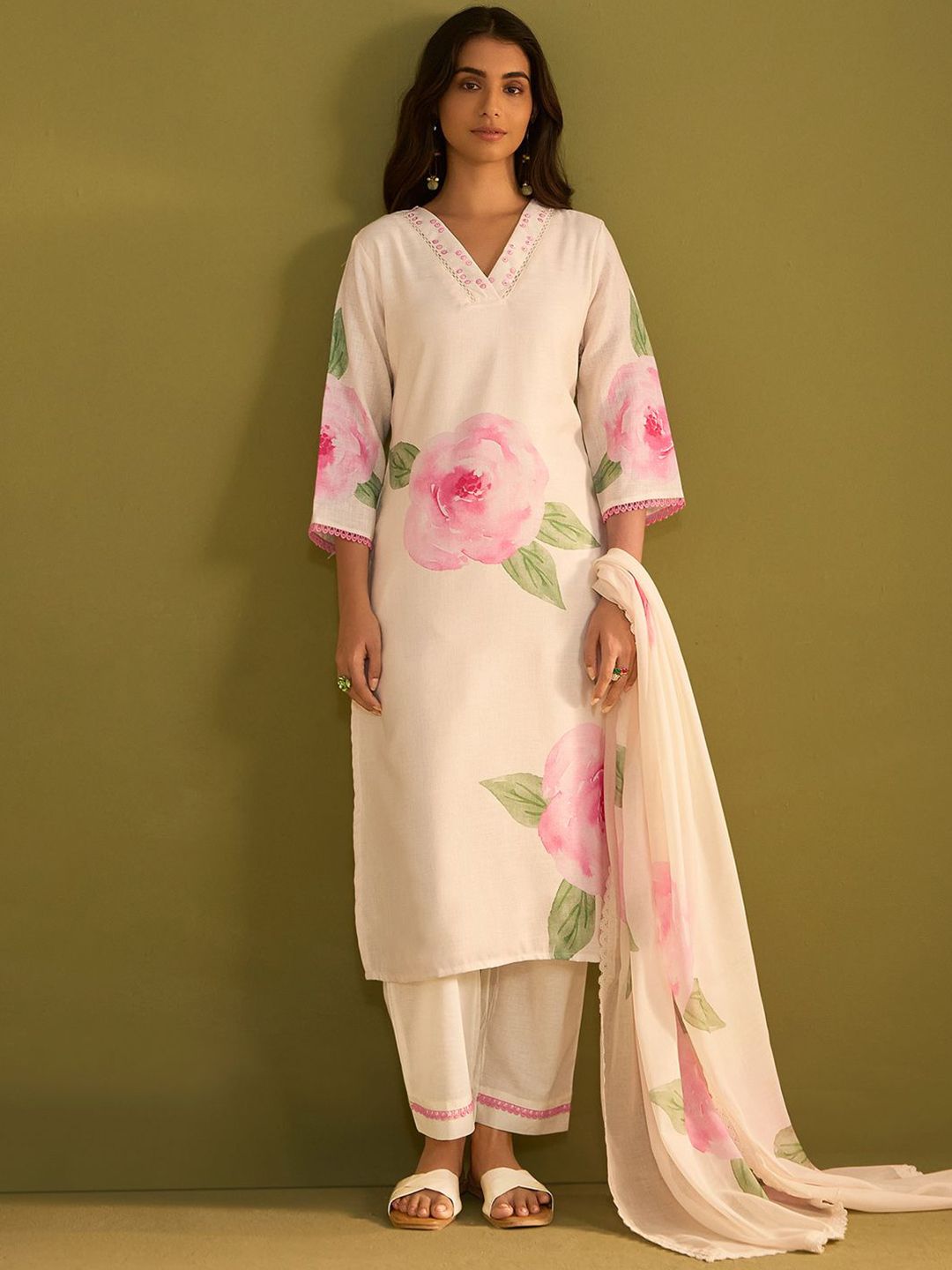 Women Floral Printed Regular Sequinned Linen Kurta with Trousers & With Dupatta