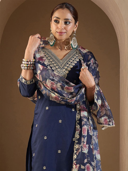 Women Ethnic Motifs Embroidered Regular Kurta with Trousers & With Dupatta