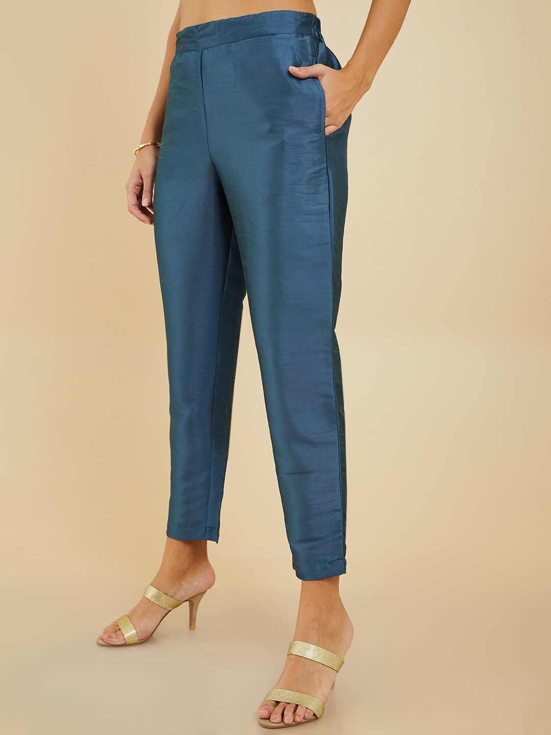 Dhiyona SO Women's Beads and Stones Kurta with Trousers