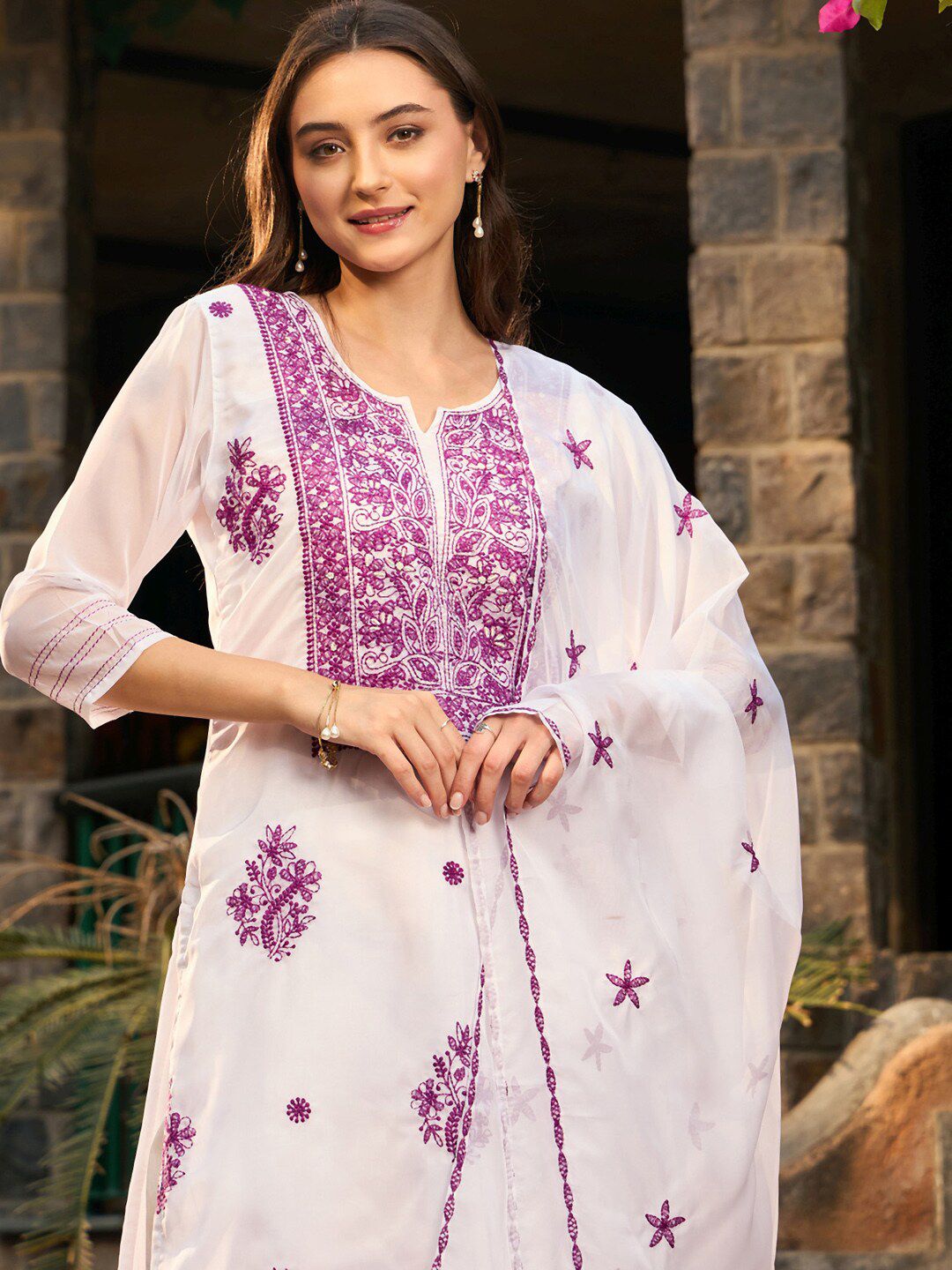 Notch Neck Floral Embroidered Regular Thread Work Straight Kurta Set
