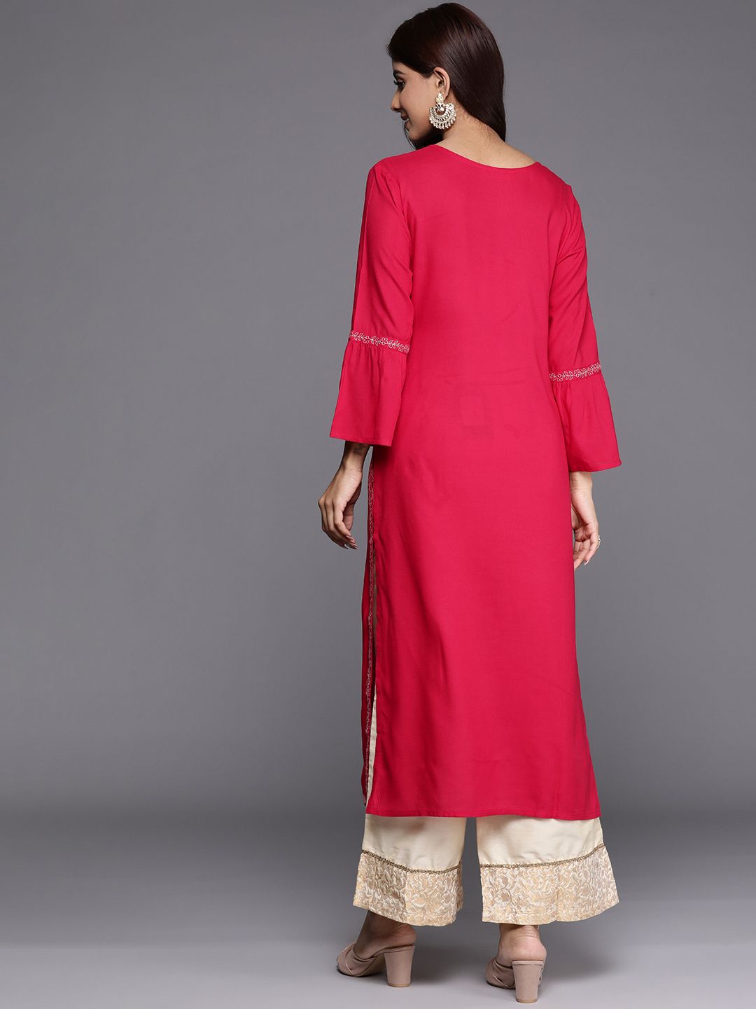 Dhiyona IE Women Embroidered Bell Sleeves Thread Work Floral Kurta