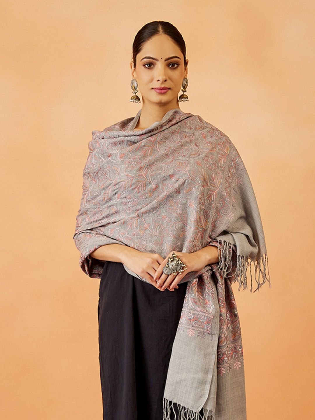 Dhiyona PA Women Floral Embroidered Shawl