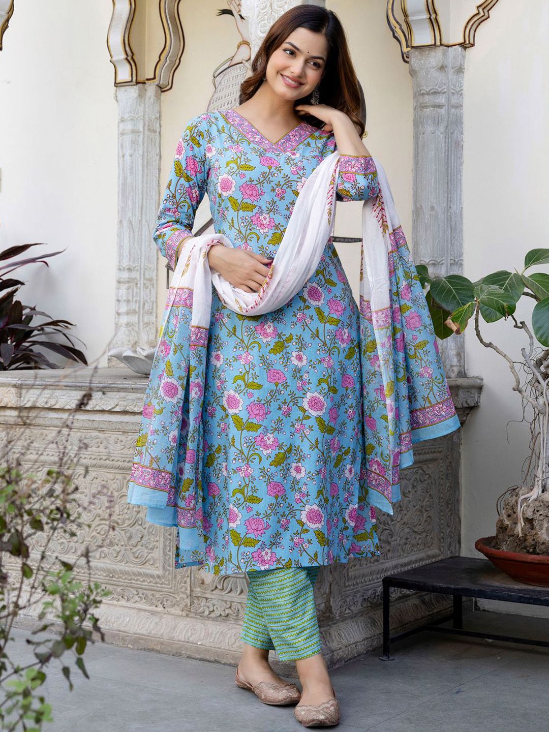 Dhiyona IE Women Floral Printed Regular Mirror Work Pure Cotton Kurta with Trousers & With Dupatta
