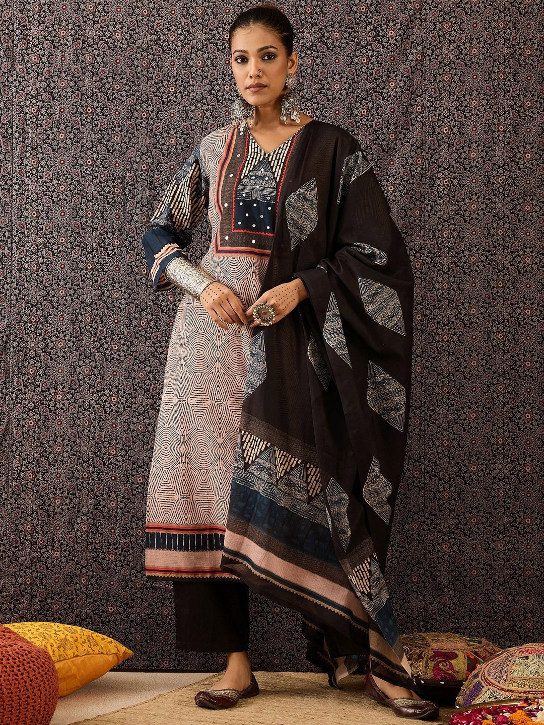 Dhiyona IE Women Ethnic Motifs Printed Regular Beads and Stones Pure Cotton Kurta with Trousers & With Dupatta