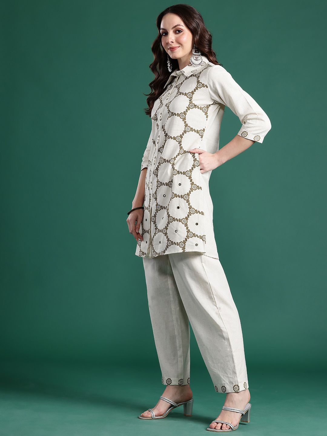 Dhiyona IE Printed Regular Kurta with Trousers