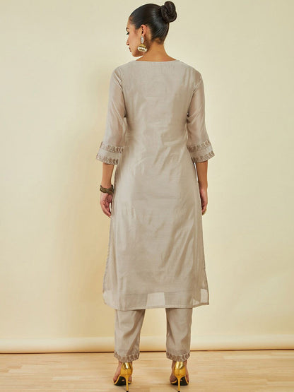 Dhiyona SO Women's Sequinned Embellished Chanderi Silk Kurta With Trousers