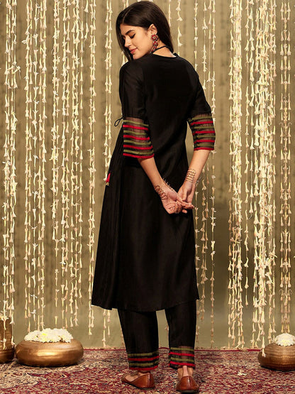 Dhiyona IE Floral Embroidered Empire Thread Work Liva Kurta With Trousers