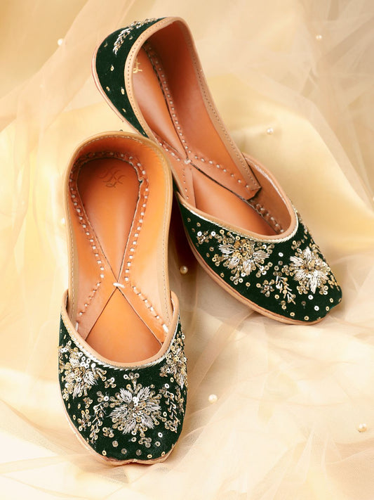 Dhiyona HOP Women Embellished Leather Mojaris