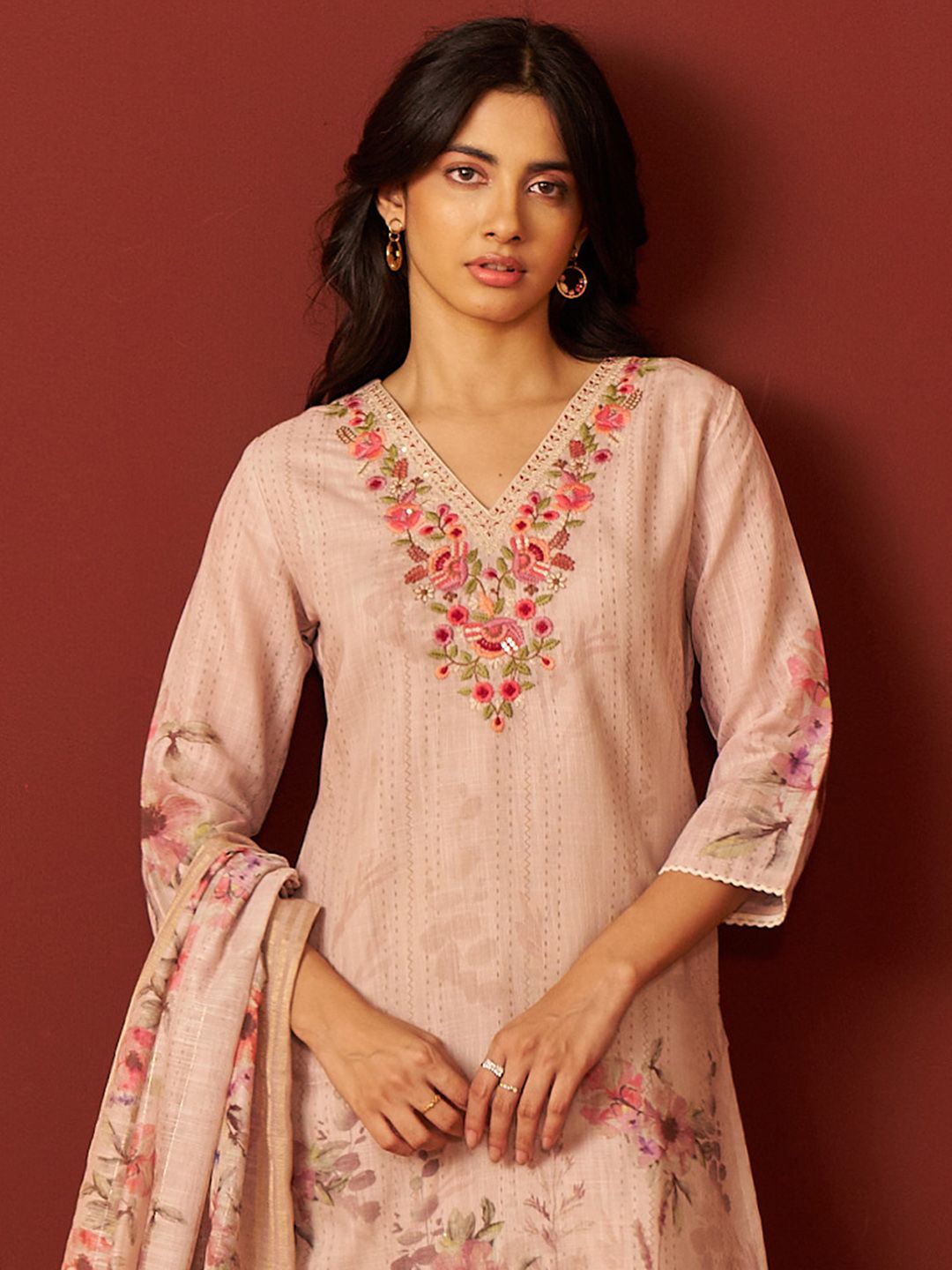 Women Floral Embroidered Linen Kurta with Trousers & Dupatta