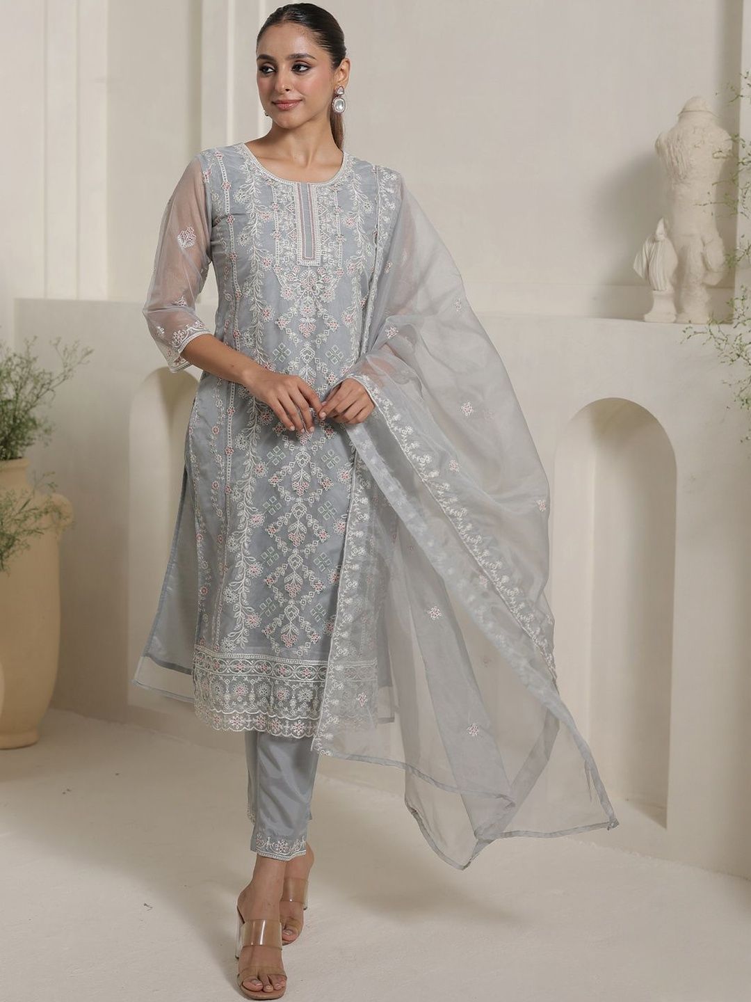 Floral Embroidered Thread Work Organza Straight Kurta & Trousers With Dupatta