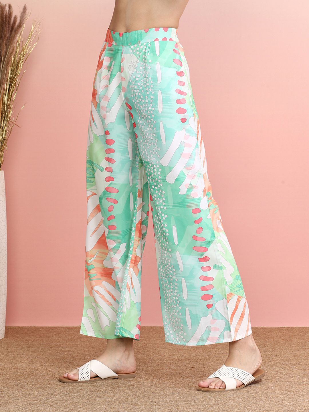 Dhiyona IE Green Abstract Printed Spread Collar Shirt With Palazzos
