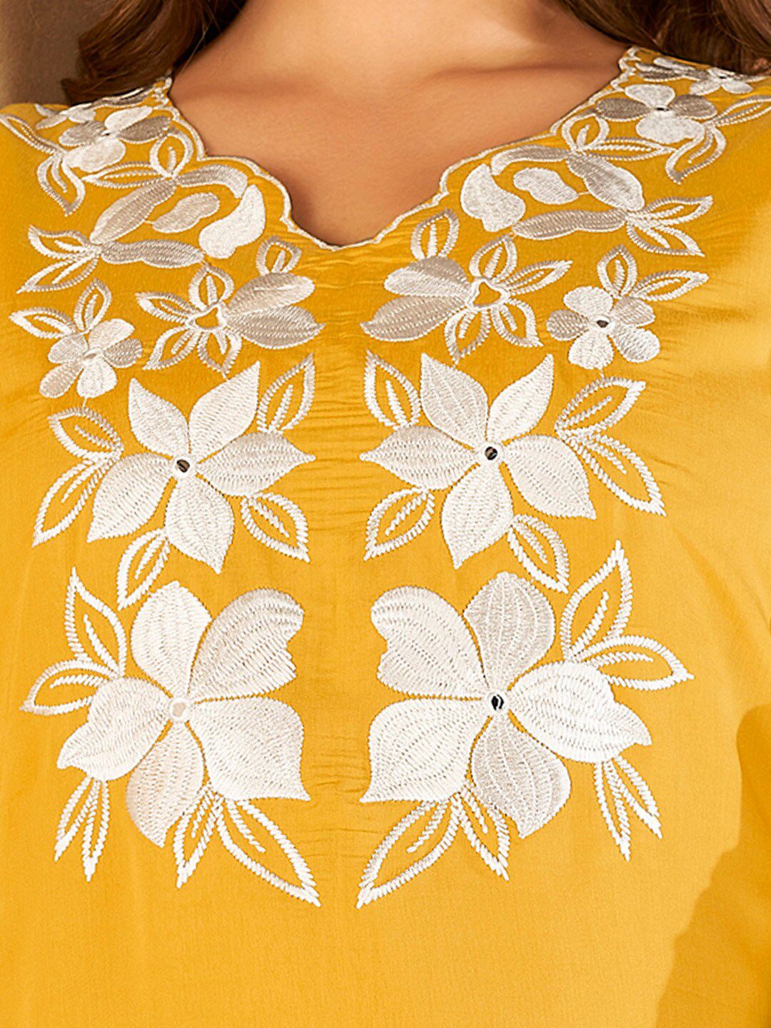 Floral Embroidered V-neck Regular Thread Work Kurta with Trousers & With Dupatta